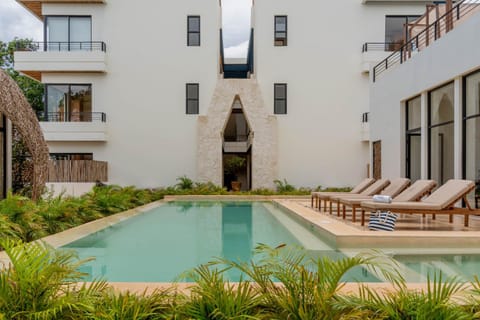Patio, Day, Garden, Garden, Pool view, Swimming pool, Swimming pool, sunbed