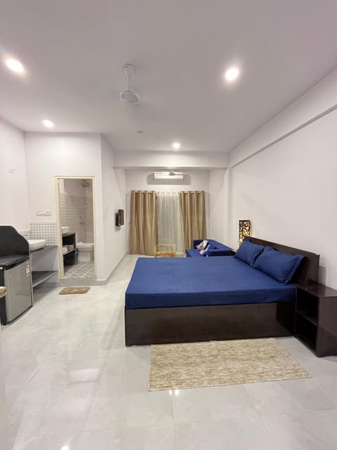Bed, Photo of the whole room
