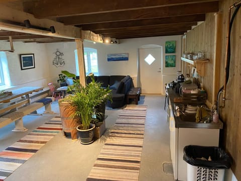 Communal lounge/ TV room, Communal kitchen