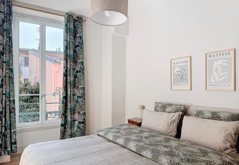 Bed, Bedroom, Garden view, Inner courtyard view