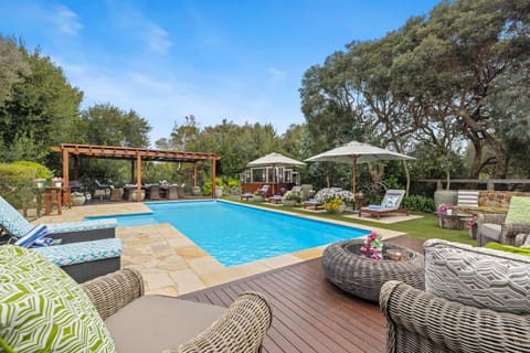 Garden view, Swimming pool, sunbed