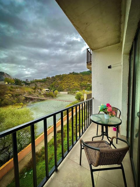 Patio, Day, Natural landscape, View (from property/room), Balcony/Terrace, Dining area, Lake view, Mountain view, River view
