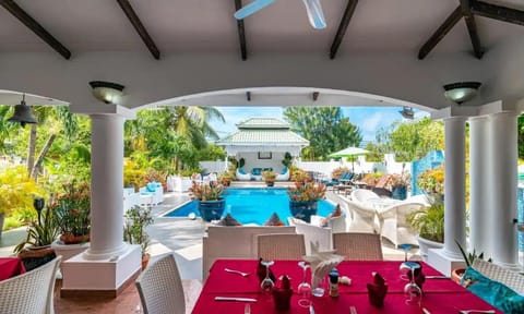 Property building, Restaurant/places to eat, Swimming pool, Breakfast