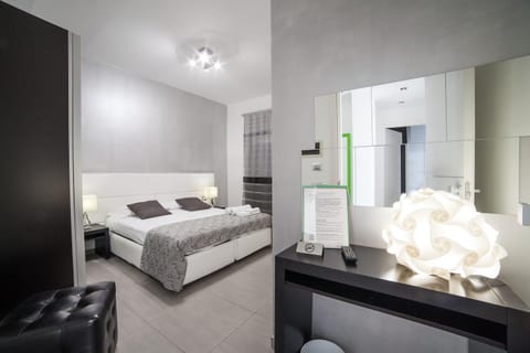 Photo of the whole room, Decorative detail