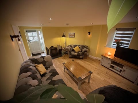2 Bedroom Cottage in Bower Hinton - The Music Barn! Apartment in South Somerset District