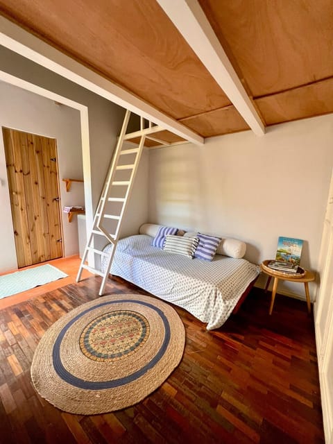 Bed, Living room