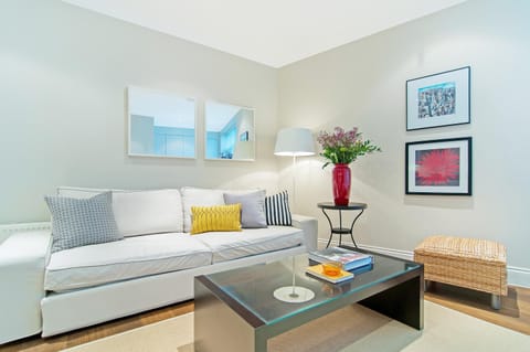 Communal lounge/ TV room, Living room