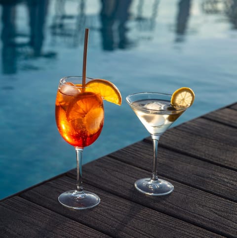 Balcony/Terrace, Food and drinks, Swimming pool