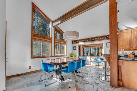 Northstar Retreat with Hot Tub & FREE Shuttle Access House in Northstar Drive