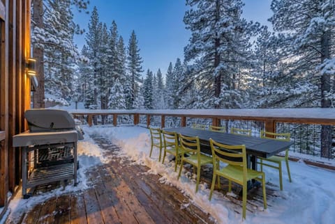Northstar Retreat with Hot Tub & FREE Shuttle Access House in Northstar Drive