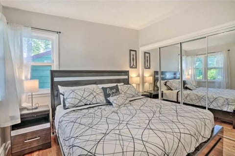 The Peaceful Blue House in Highland House in Mendota Heights