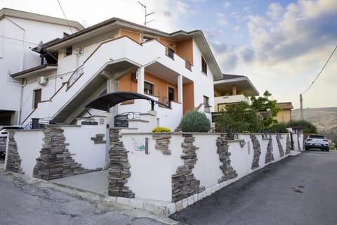 Property building, Quiet street view