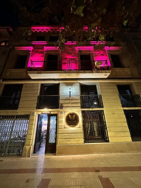 Property building, Facade/entrance, Night