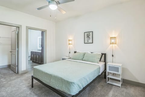 Overlook 4001 I Stunning 2Bd Apartment Apartment in Farragut