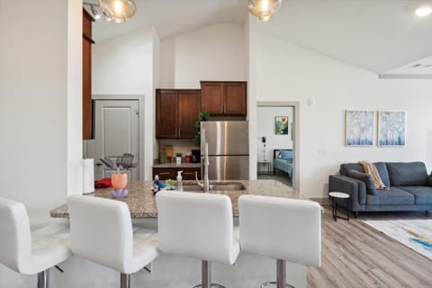 Overlook 6303 i Modern Resort Style living Apartment in Farragut