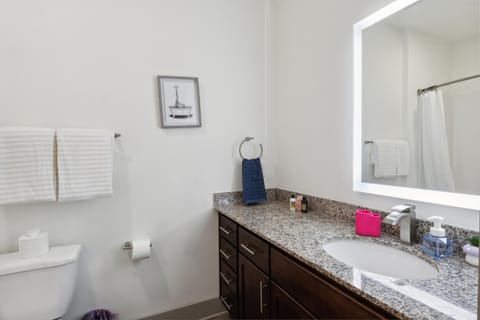 Overlook 6303 i Modern Resort Style living Apartment in Farragut