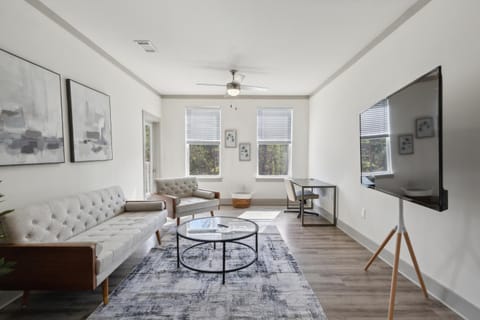 Overlook 7207 I Modern and Spacious 2Bd Apt Apartment in Farragut