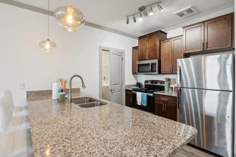 Overlook 1214 I Beautiful 1Bd1Bth Apt I Gym Apartment in Farragut