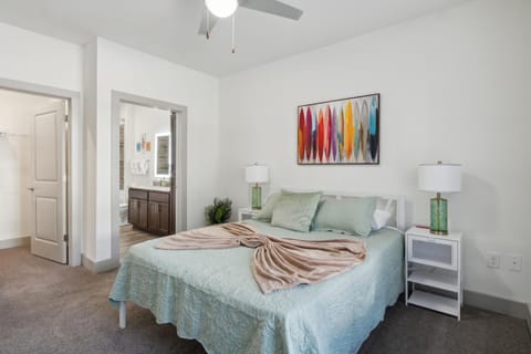 Overlook 5001I Luxury Accommodations I Pool Apartment in Farragut