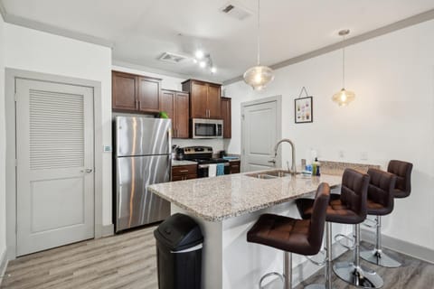 Overlook 5001I Luxury Accommodations I Pool Apartment in Farragut