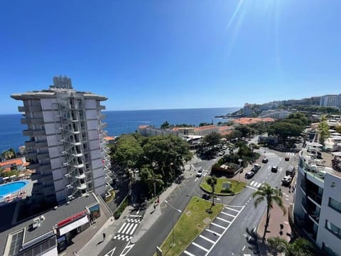 Neighbourhood, Street view