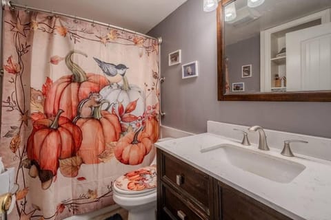 Belmont Lakeside Retreat House in Lake Winnisquam