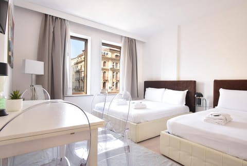 Bed, Bedroom, towels