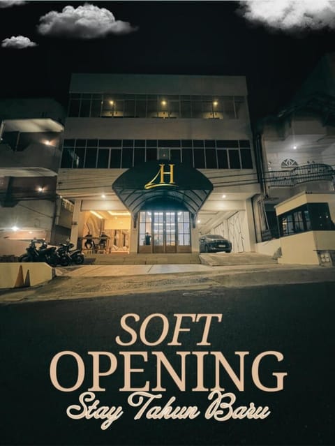 Property building, Facade/entrance, Night, Property logo or sign, Logo/Certificate/Sign, Street view