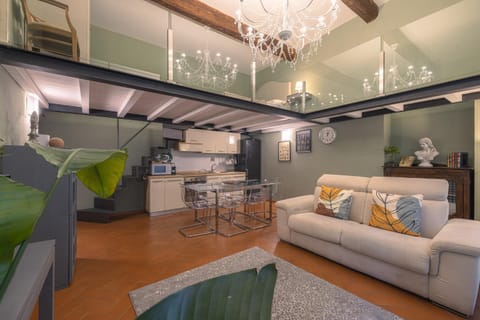 Bed, TV and multimedia, Kitchen or kitchenette, Living room