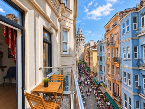 Balcony/Terrace, Landmark view