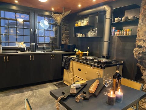 microwave, oven, kitchen