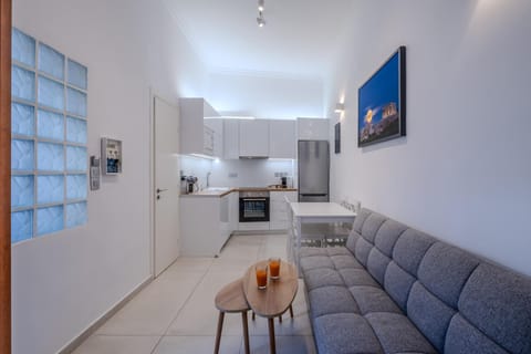 Kitchen or kitchenette, Living room, Dining area, Dinner, kitchen, air conditioner, air conditioner