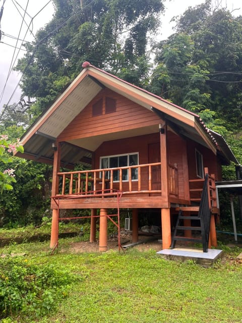 ThaKhaopierBangalow House in Krabi Changwat