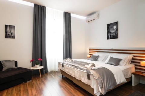 Bed, Decorative detail, Seating area, Bedroom