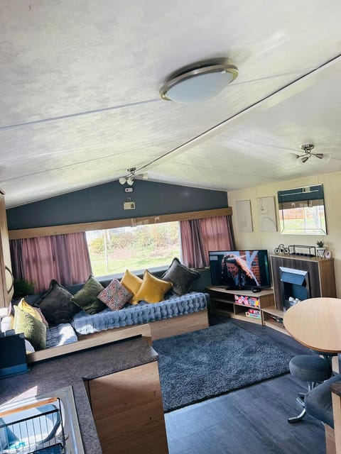 Beautiful 8 Birth Holiday Home - Tattershall Lakes Campground/ 
RV Resort in Tattershall