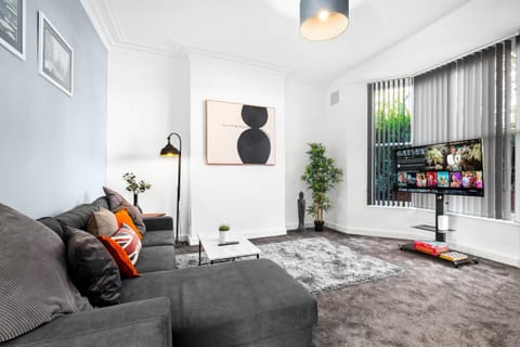 TV and multimedia, Living room, Seating area