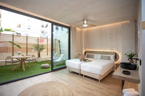 Bed, Balcony/Terrace, Photo of the whole room, Bedroom
