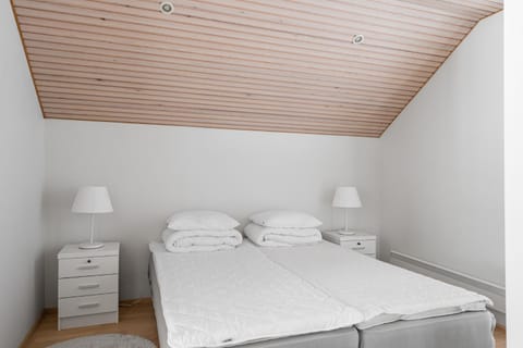 Kelluvat huvilat, Kapteeni, Reposaari Villa in Finland