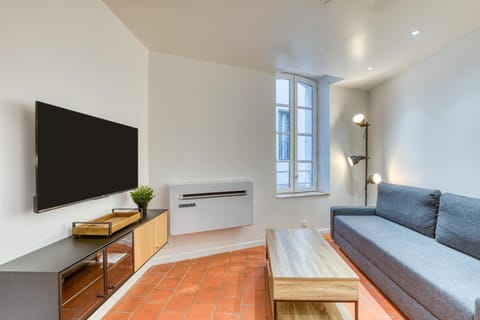 Property building, Living room