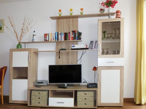 Library, TV and multimedia, Living room