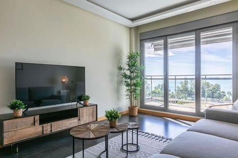 TV and multimedia, Living room, Sea view