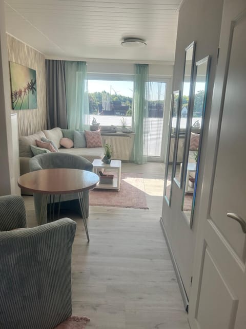 Living room, Photo of the whole room, Seating area