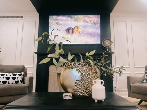 Barrel Oak Mansion- Fire pit, & pool table NR TTU House in Lubbock