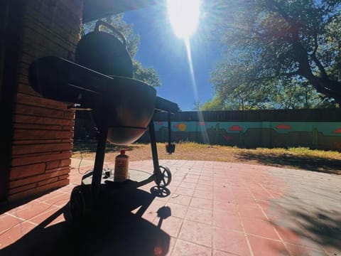 Barrel Oak Mansion- Fire pit, & pool table NR TTU House in Lubbock