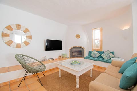 Communal lounge/ TV room, Living room