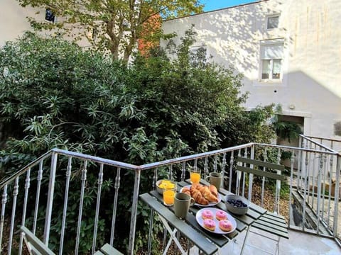 coocon - coeur de ville - terrasse Apartment in Nimes