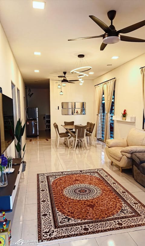 Communal lounge/ TV room, TV and multimedia, Living room, Dining area, Evening entertainment, fireplace