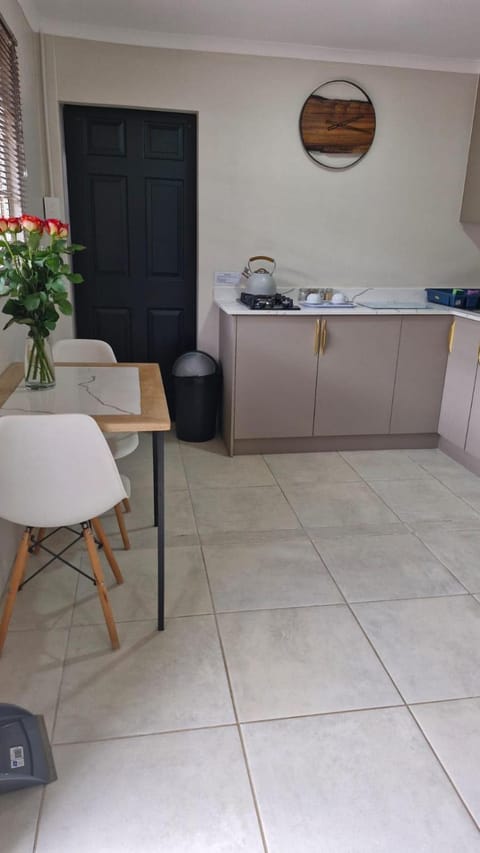 Dining area, kitchen