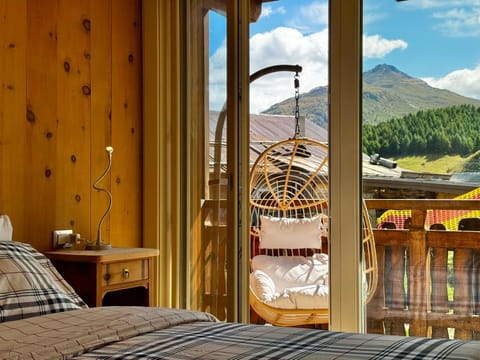 Bed, Natural landscape, View (from property/room), Balcony/Terrace, Photo of the whole room, Bedroom, Mountain view