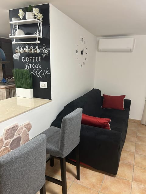 Living room, Seating area, air conditioner